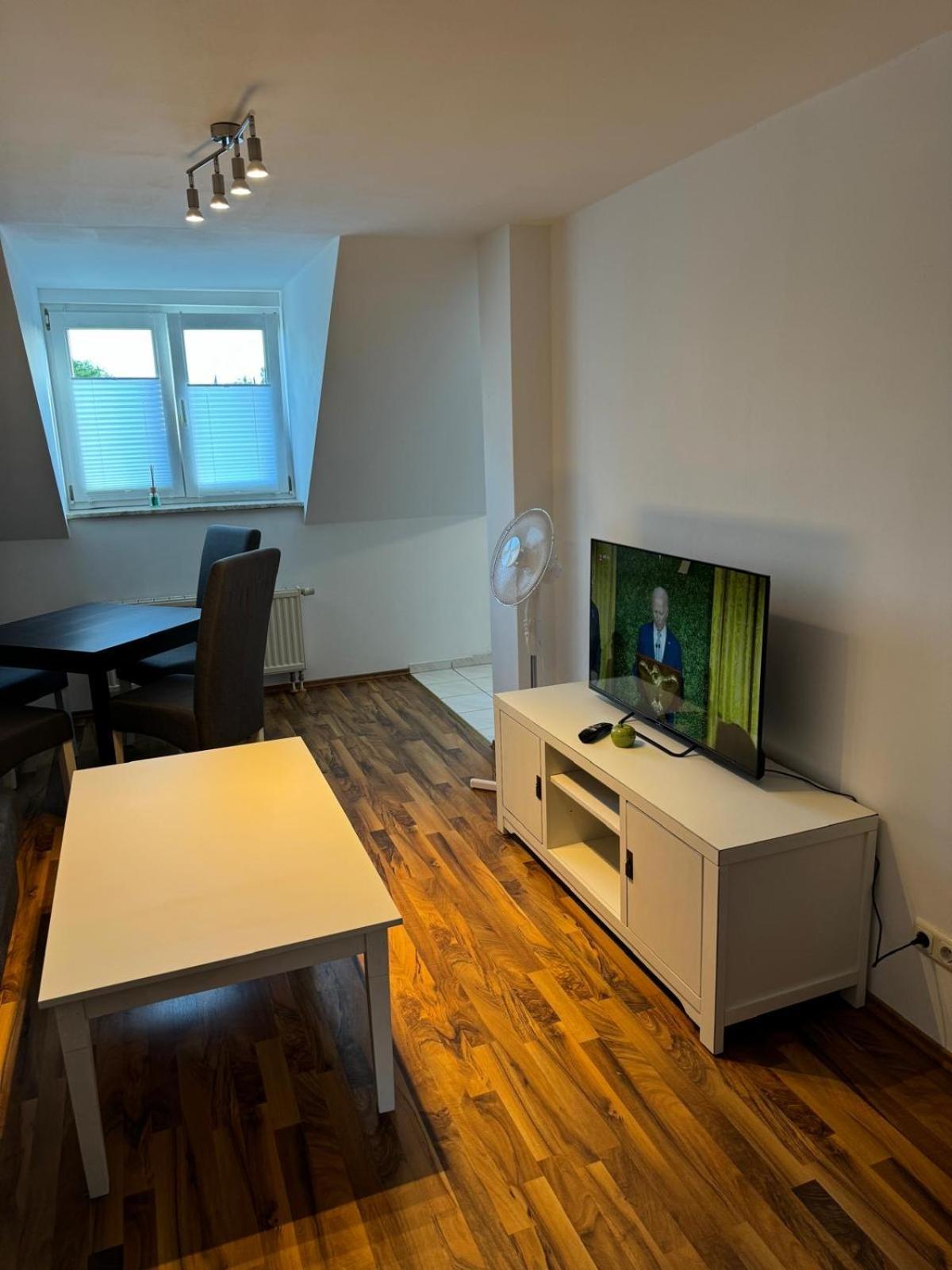 Apartment Augustusburger Strasse 149 *